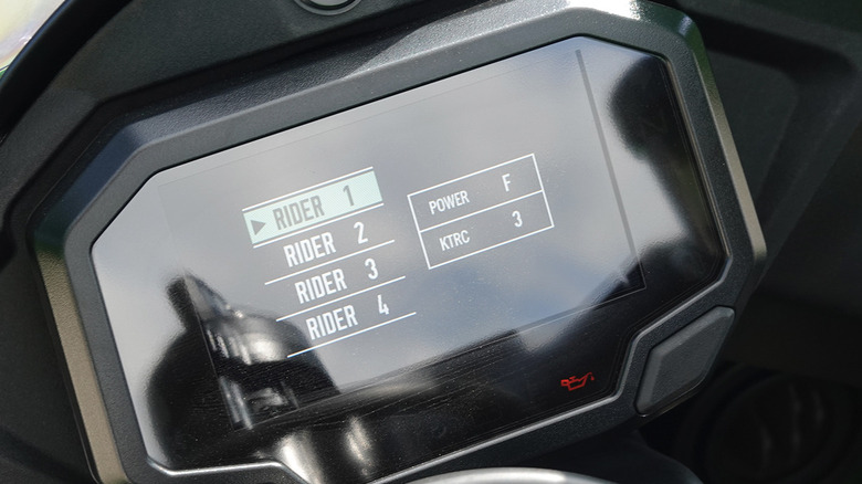 2025 Kawasaki Ninja ZX-10R ride modes screen detail