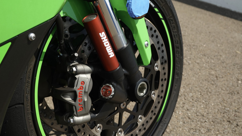 2025 Kawasaki Ninja ZX-10R front suspension and brakes detail