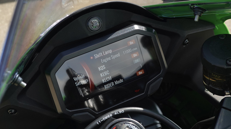 2025 Kawasaki Ninja ZX-10R gauge cluster detail