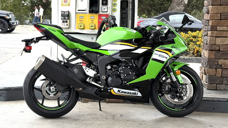 2025 Kawasaki Ninja ZX-6R parked at a gas station
