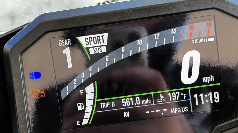 2025 Kawasaki Ninja ZX-6R TFT display