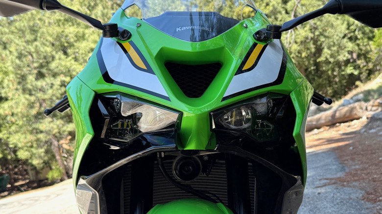 2025 Kawasaki Ninja ZX-6R headlights