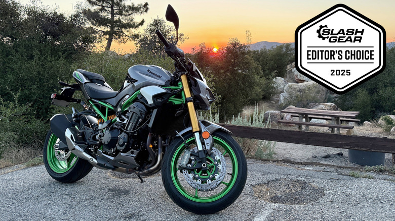 2025 Kawasaki Z900 SE parked at sunset