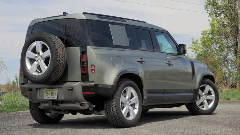2025 Land Rover Defender 110 rear 3/4 view