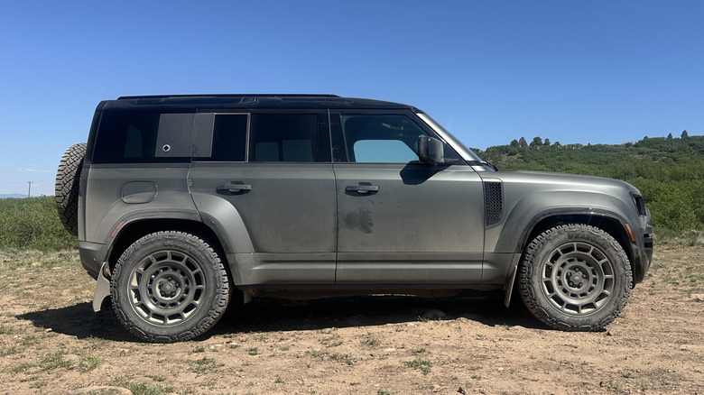 2025 Land Rover Defender Octa
