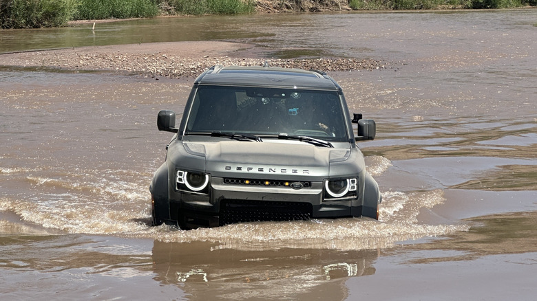 2025 Land Rover Defender Octa
