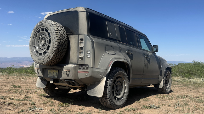 2025 Land Rover Defender Octa