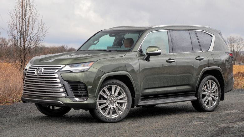 2025 Lexus LX 700h