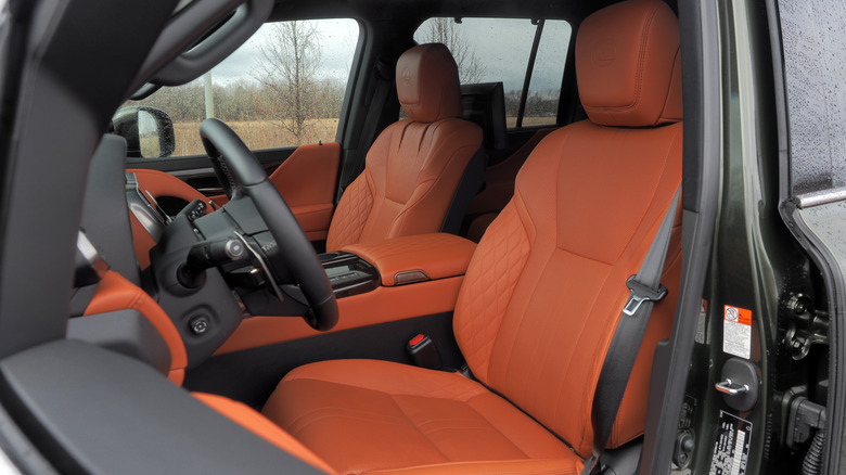 2025 Lexus LX 700h front seats