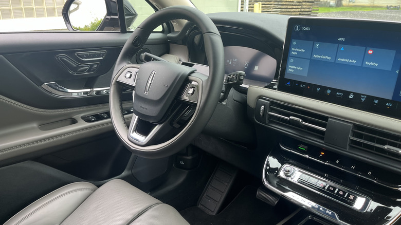 2025 Lincoln Corsair steering wheel and infotainment