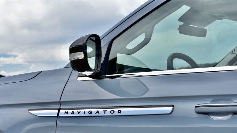 2025 Lincoln Navigator door badge.