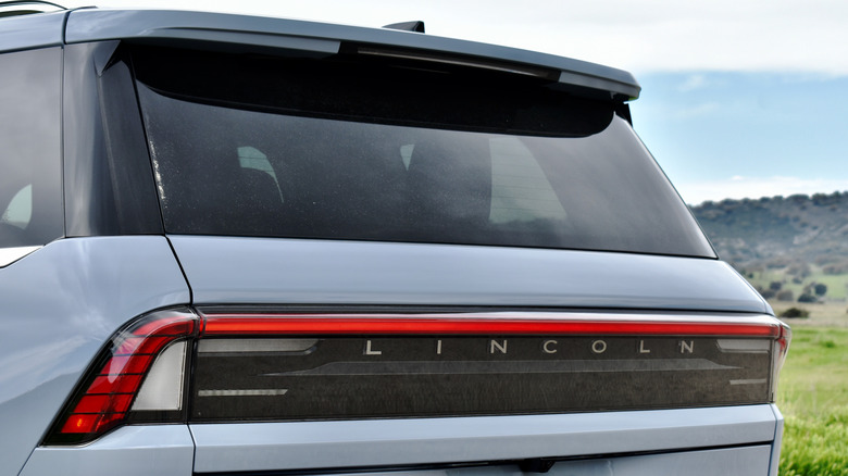 2025 Lincoln Navigator tailgate.