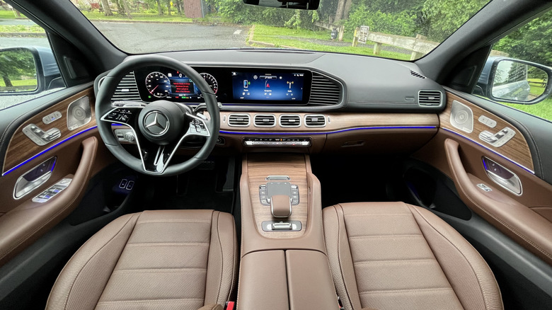 Mercedes GLE 450e interior