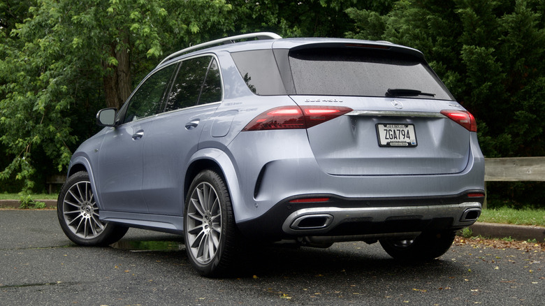 Mercedes GLE 450e rear 3/4 view