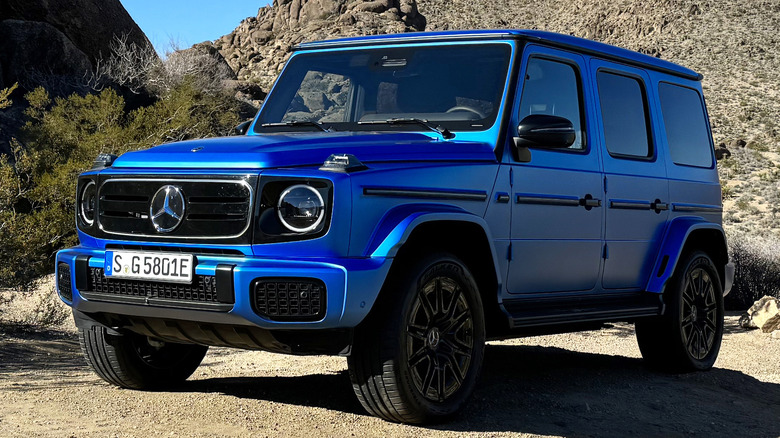 2025 Mercedes-Benz G 580 front quarter