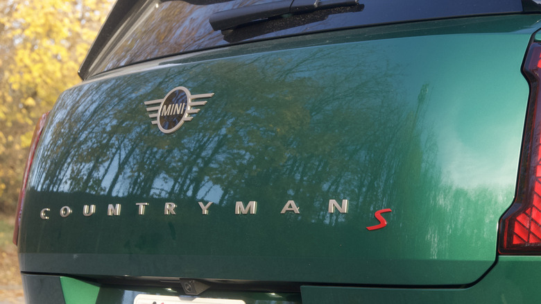 MINI Countryman rear badging