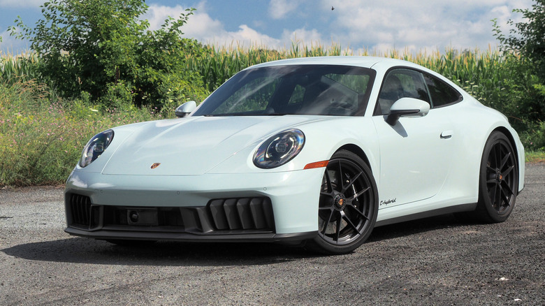2025 Porsche 911 Carrera GTS