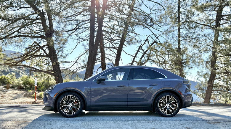 2025 Porsche Macan 4S Electric