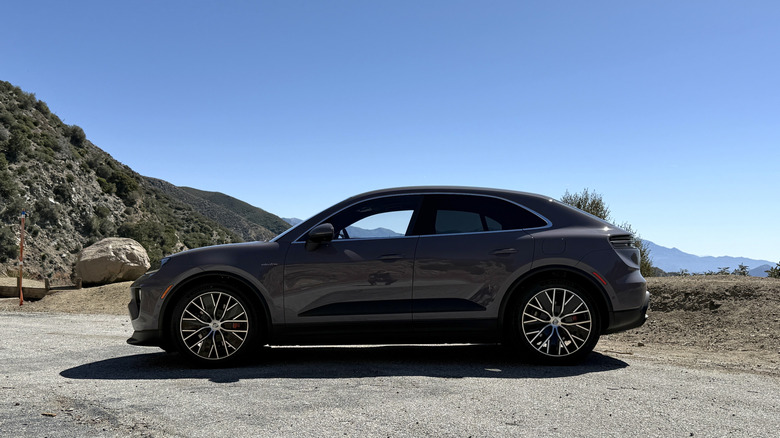 2025 Porsche Macan 4S Electric