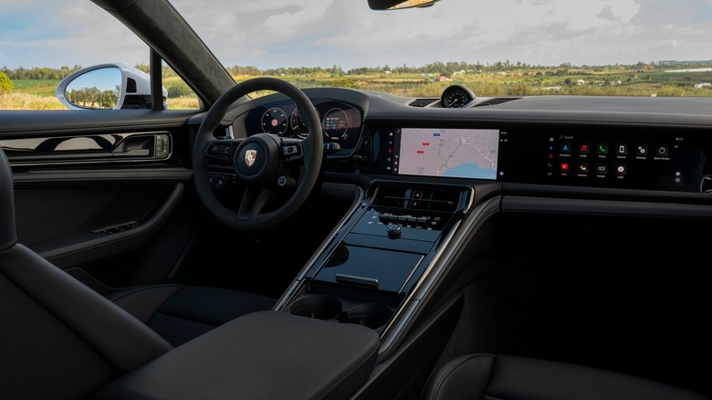 2025 Porsche Panamera dashboard