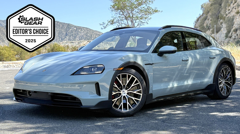 2025 Porsche Taycan Cross Turismo front 3/4