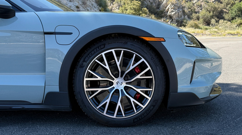 2025 Porsche Taycan Cross Turismo front wheel