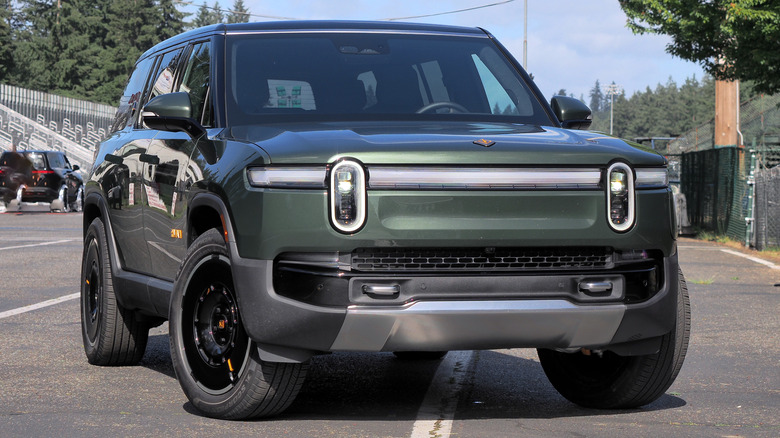 2025 Rivian R1S