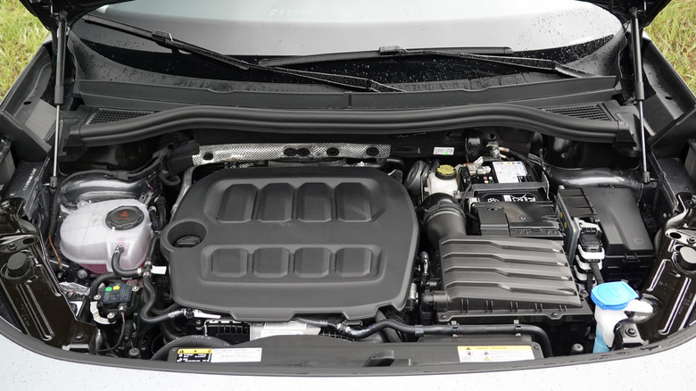 2025 Volkswagen Tiguan SE engine bay