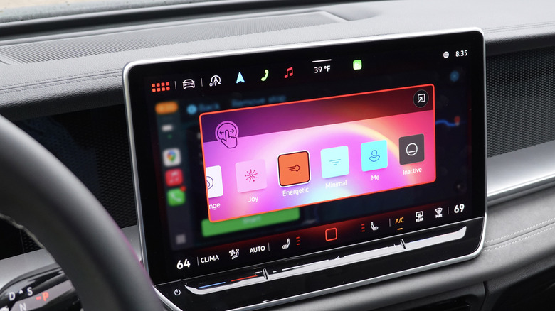 2025 Volkswagen Tiguan Atmospheres screen detail