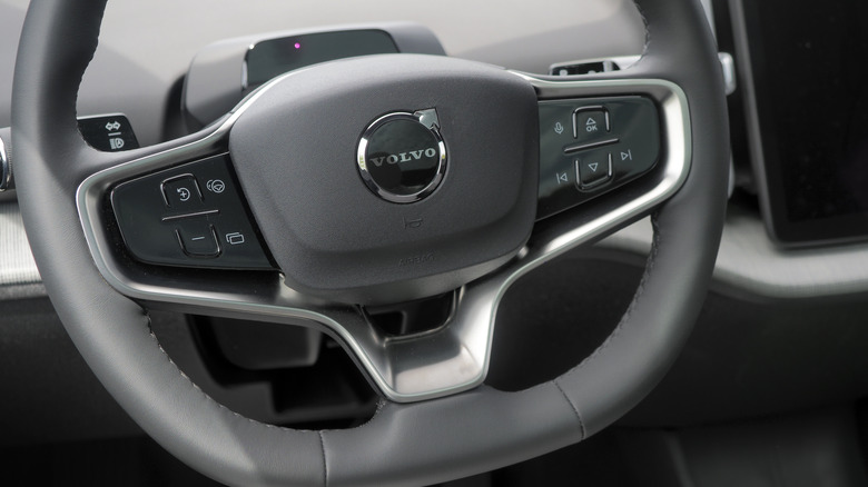 2025 Volvo EX30 steering wheel