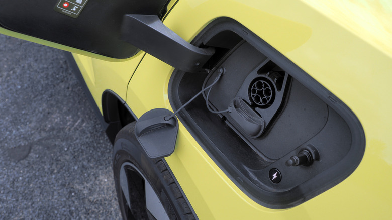 2025 Volvo EX30 charge port