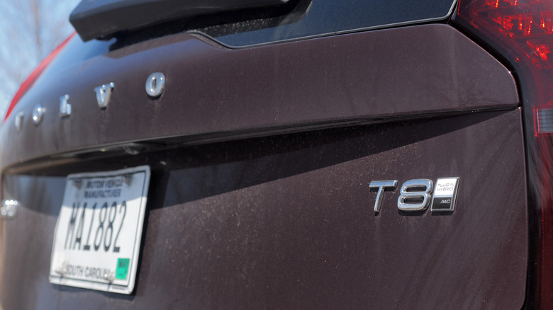 2025 Volvo XC90 T8 PHEV badging