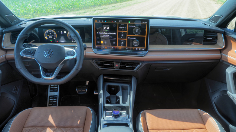 2025 VW Tiguan Panel