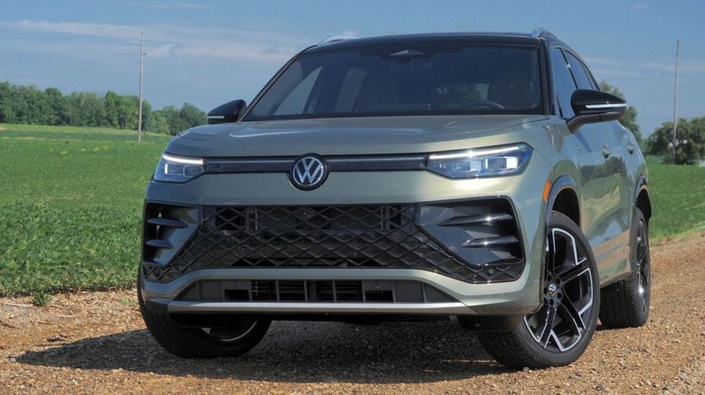 2025 VW Tiguan front view