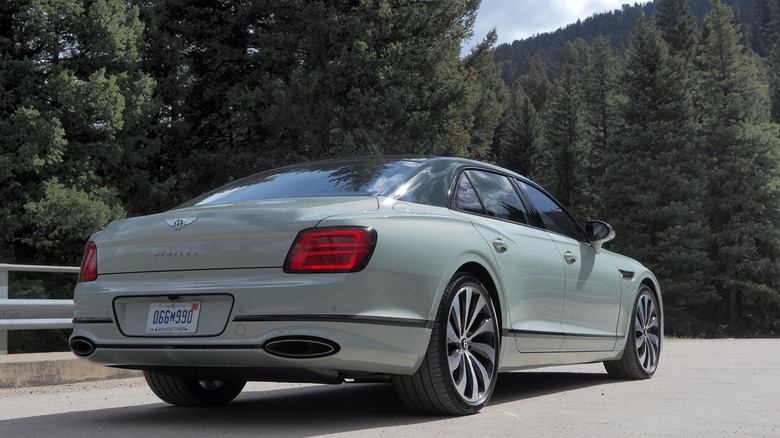 2026 Flying Spur rear 3/4