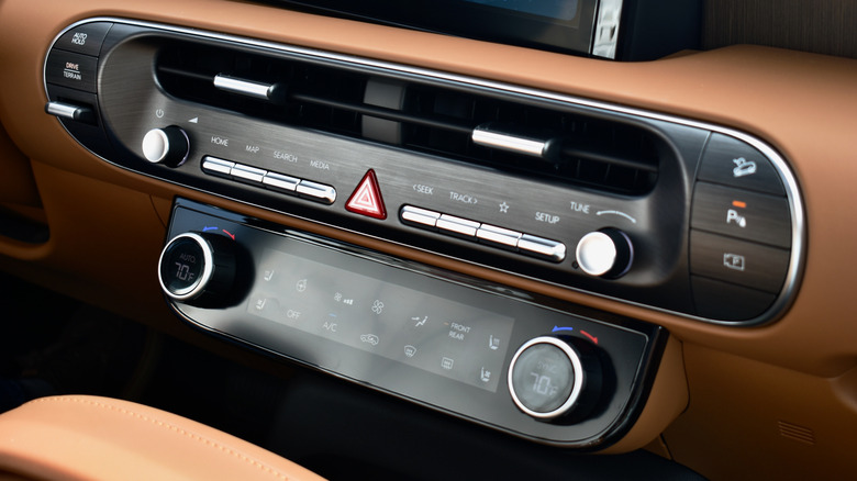 2026 Hyundai Palisade dashboard controls.