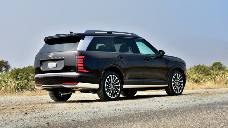 2026 Hyundai Palisade rear quarter view.