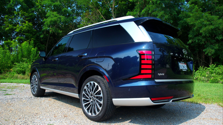 2026 Hyundai Palisade Hybrid angled left rear three-quarter view