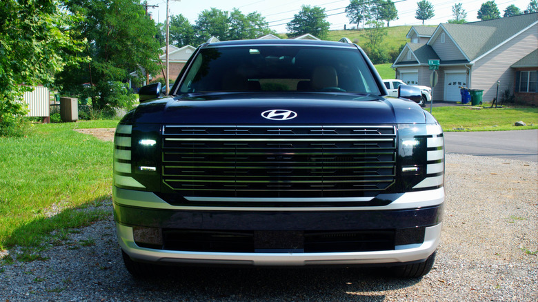 2026 Hyundai Palisade Hybrid front end view