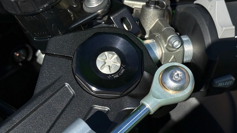2026 Kawasaki Ninja ZX-10R suspension pre-load adjustment