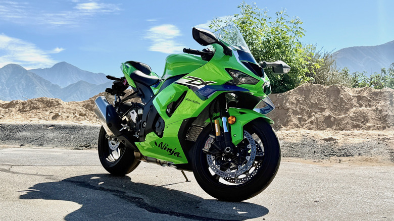 2026 Kawasaki Ninja ZX-10R fron 3/4 parked in the mountains