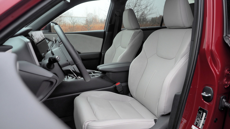 2026 Lexus TX 550h+ front seats
