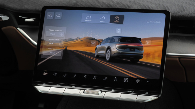 2026 Lucid Gravity Sprint drive mode menu and UI
