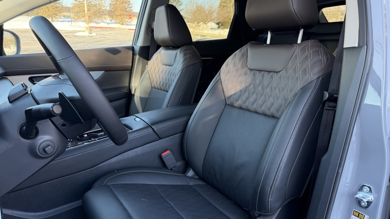 Nissan Murano front seats