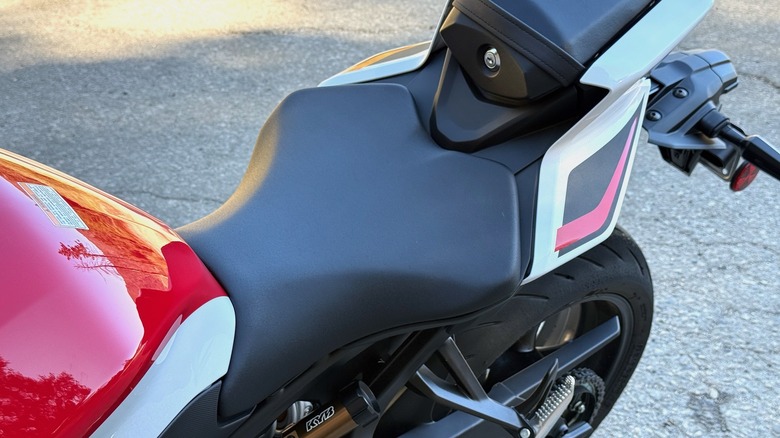 2026 Yamaha R9 70th Anniversary Edition rider seat