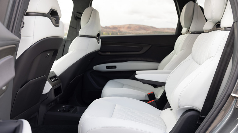 2027 Audi SQ9 second-row captain's chairs