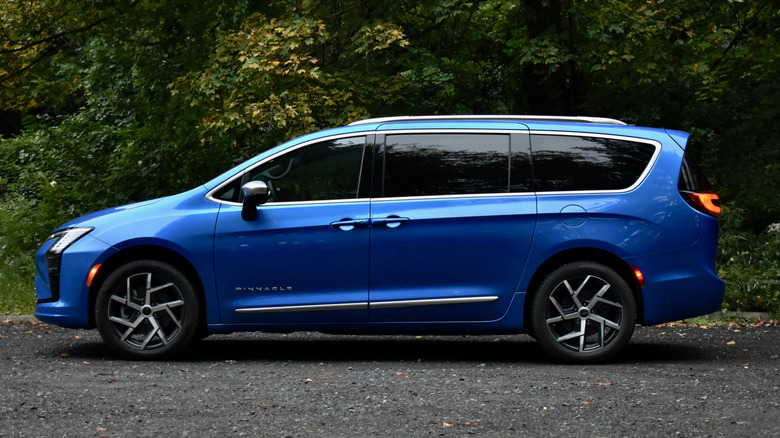 2027 Chrysler Pacifica profile view.