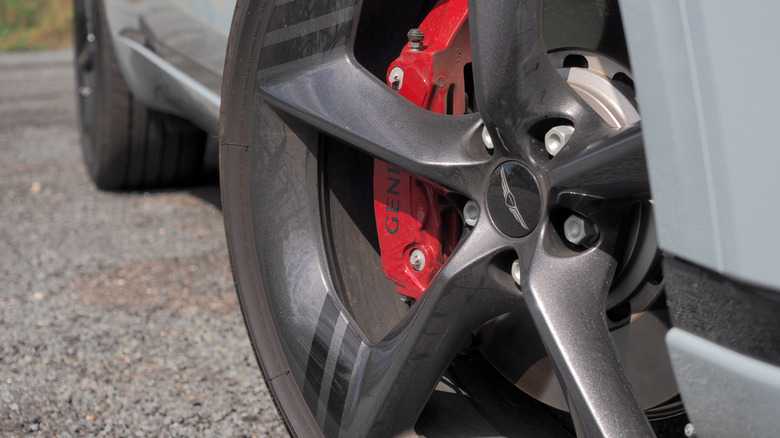 2026 Genesis GV70 wheel detail