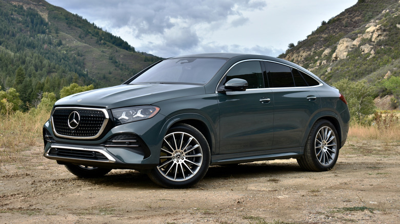 2027 Mercedes-Benz GLE front quarter view.