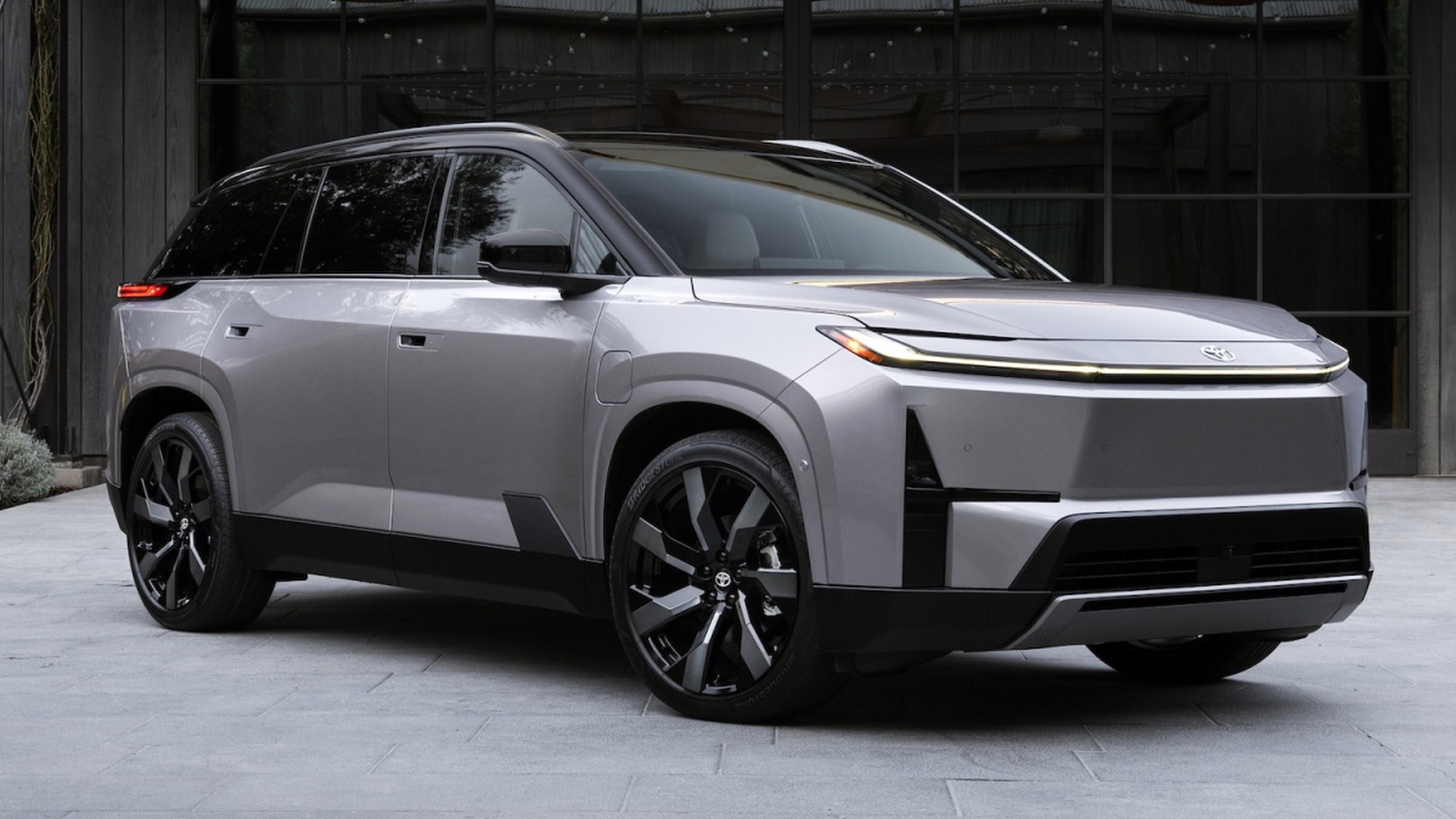 2027 Toyota Highlander EV First Look: 3 Rows, 2 Batteries, 1 Big Question